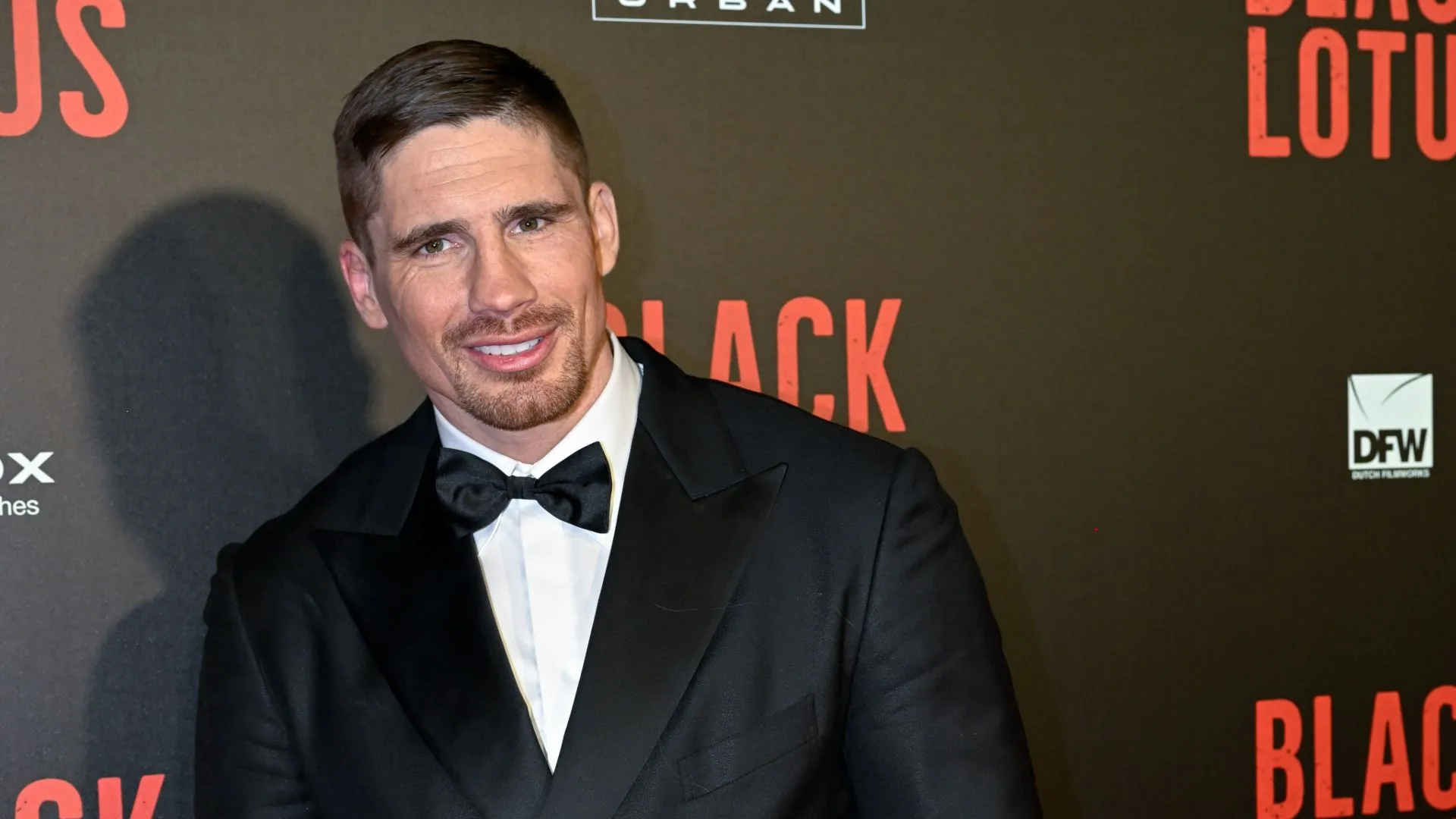 Rico Verhoeven laat zijn volgers schrikken met onherkenbare selfie