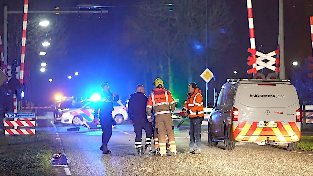 Politie-achtervolging gaat fout: Twee doden na aanrijding met trein