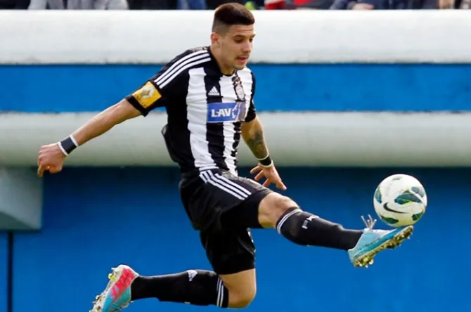 69577 aleksandar mitrovic partizan 1365500612 670x0
