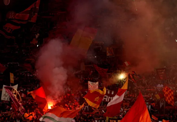 curva sud bandiere roma napoli ottima