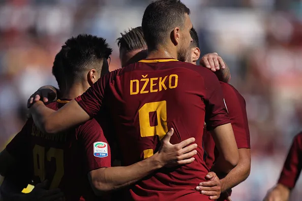 dzeko abbraccio spalle roma udinese