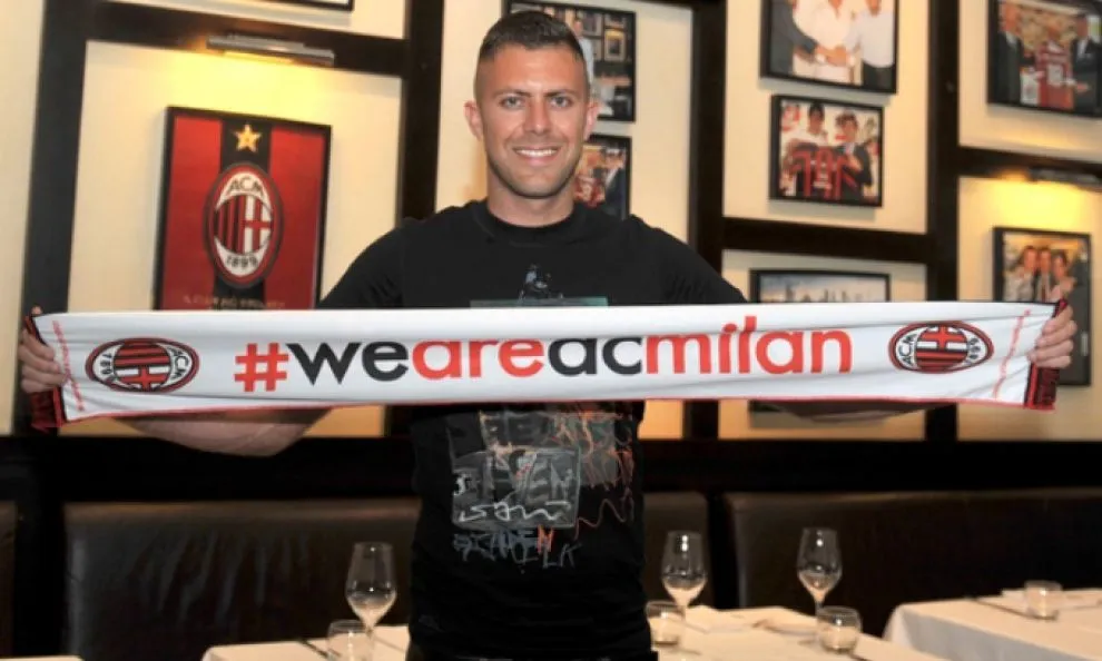 menez sciarpa milan