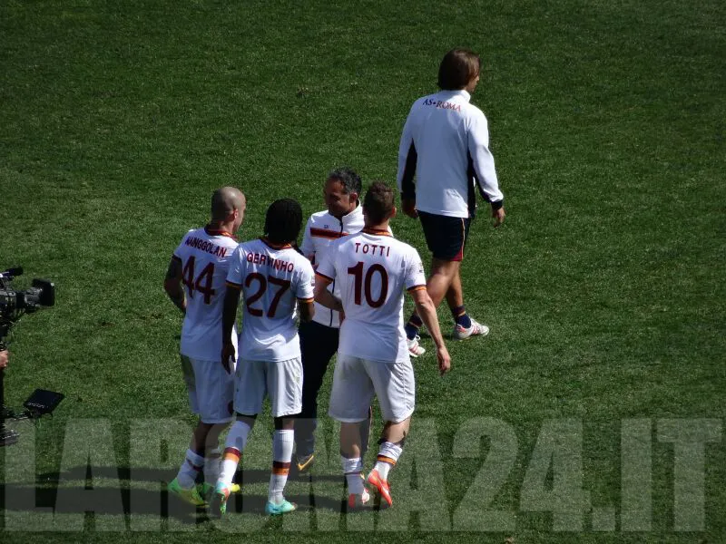 nainggolan gervais totti spalle