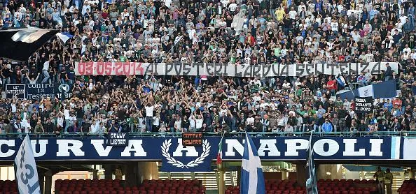 napoli roma striscione