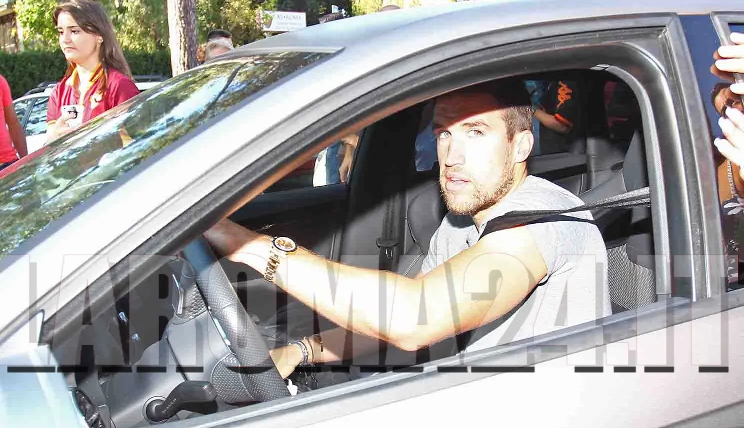 strootman arrivo in macchina al raduno lr24