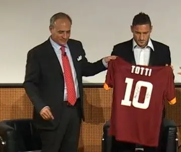 totti con andre monti premio facchetti