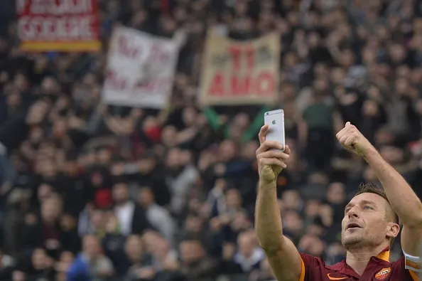 totti selfie roma lazio derby 1112015