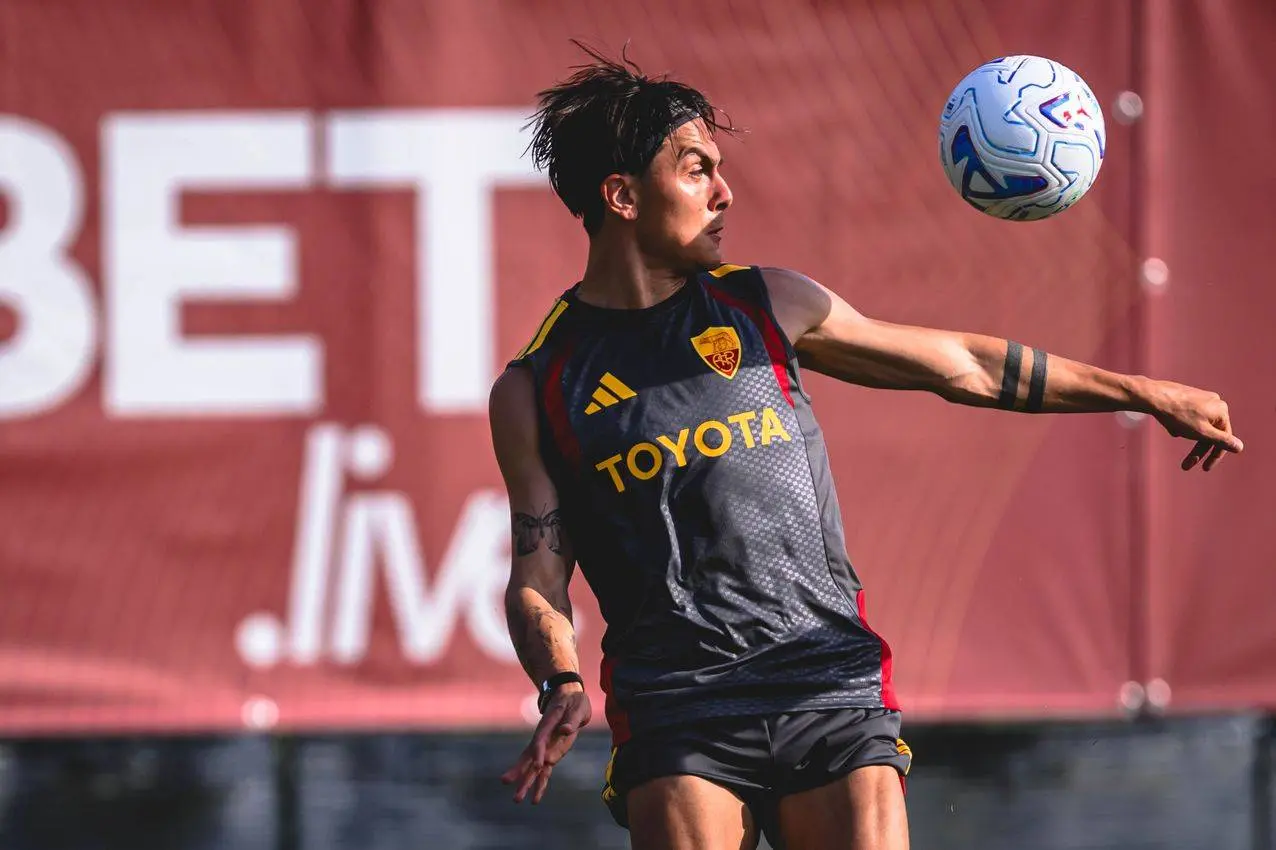 Trigoria: le foto dell'allenamento congiunto con la Primavera