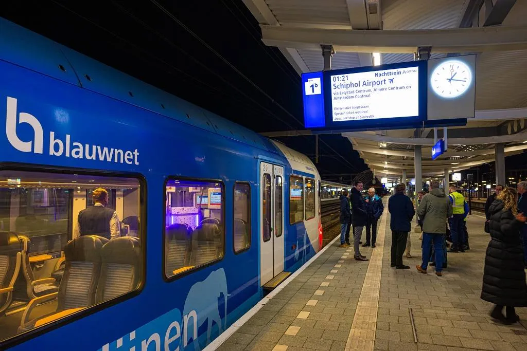 nachttrein arriva naar schiphol gem lelystad
