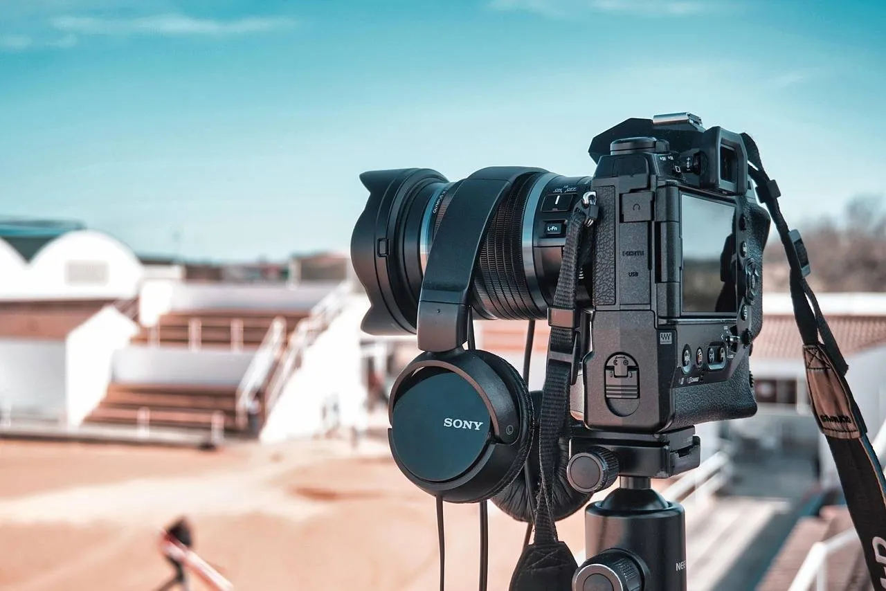 camera diego ortiz via pixabay