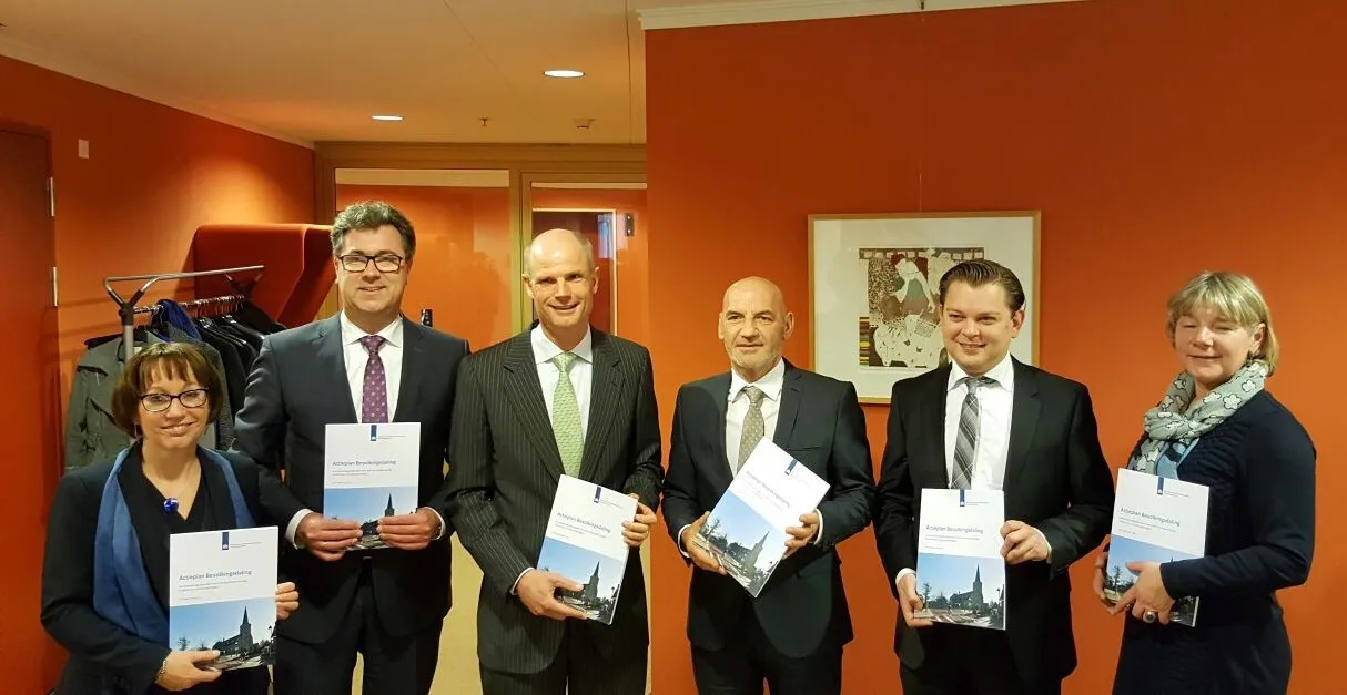 049 groepsfoto actieplan bevolkingskrimp