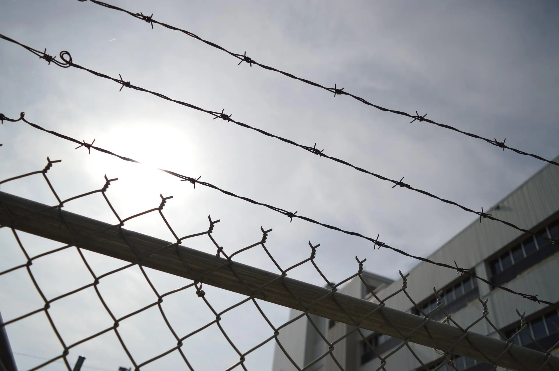 barbed wire 960248 1920