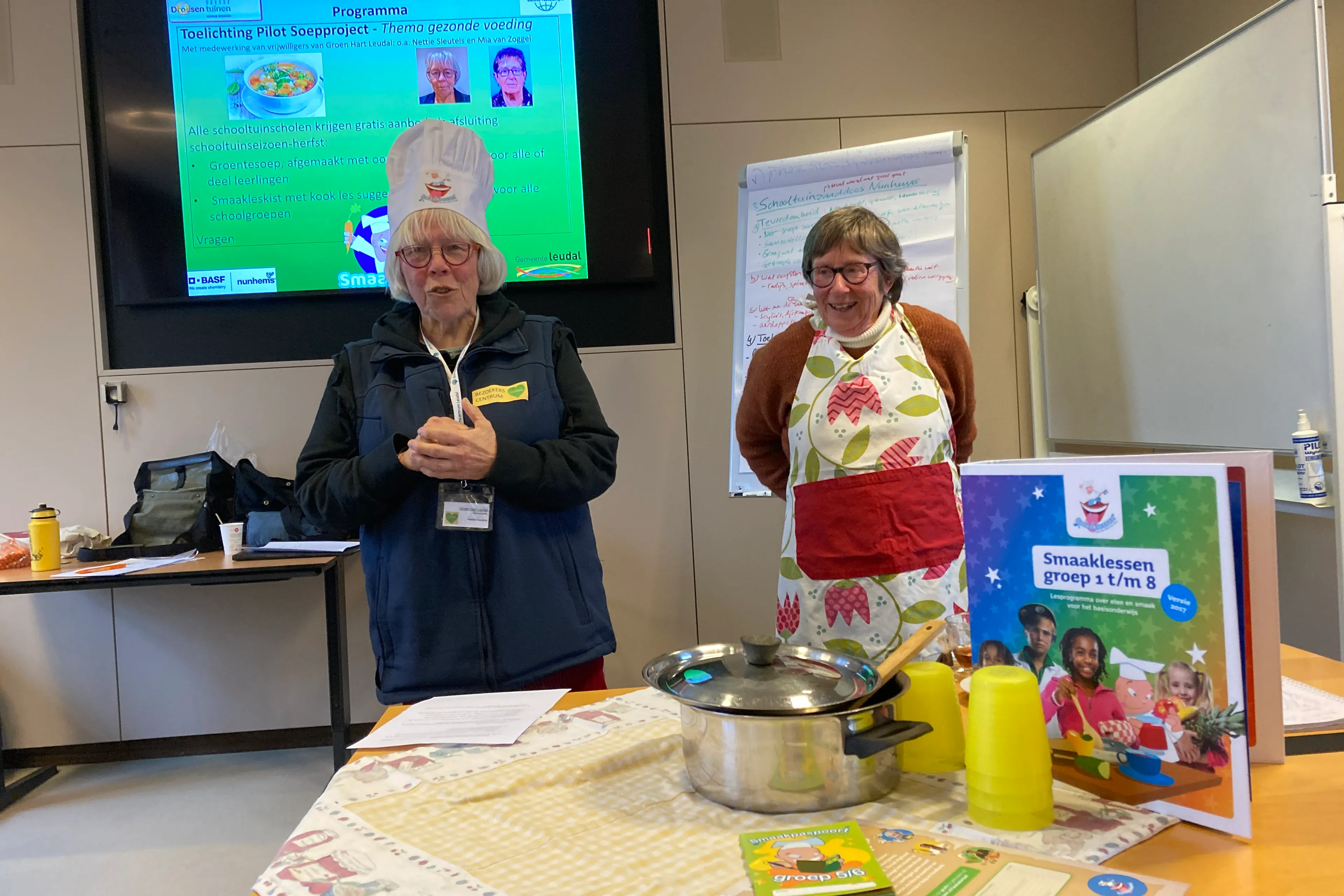 foto bezoek schooltuinproject