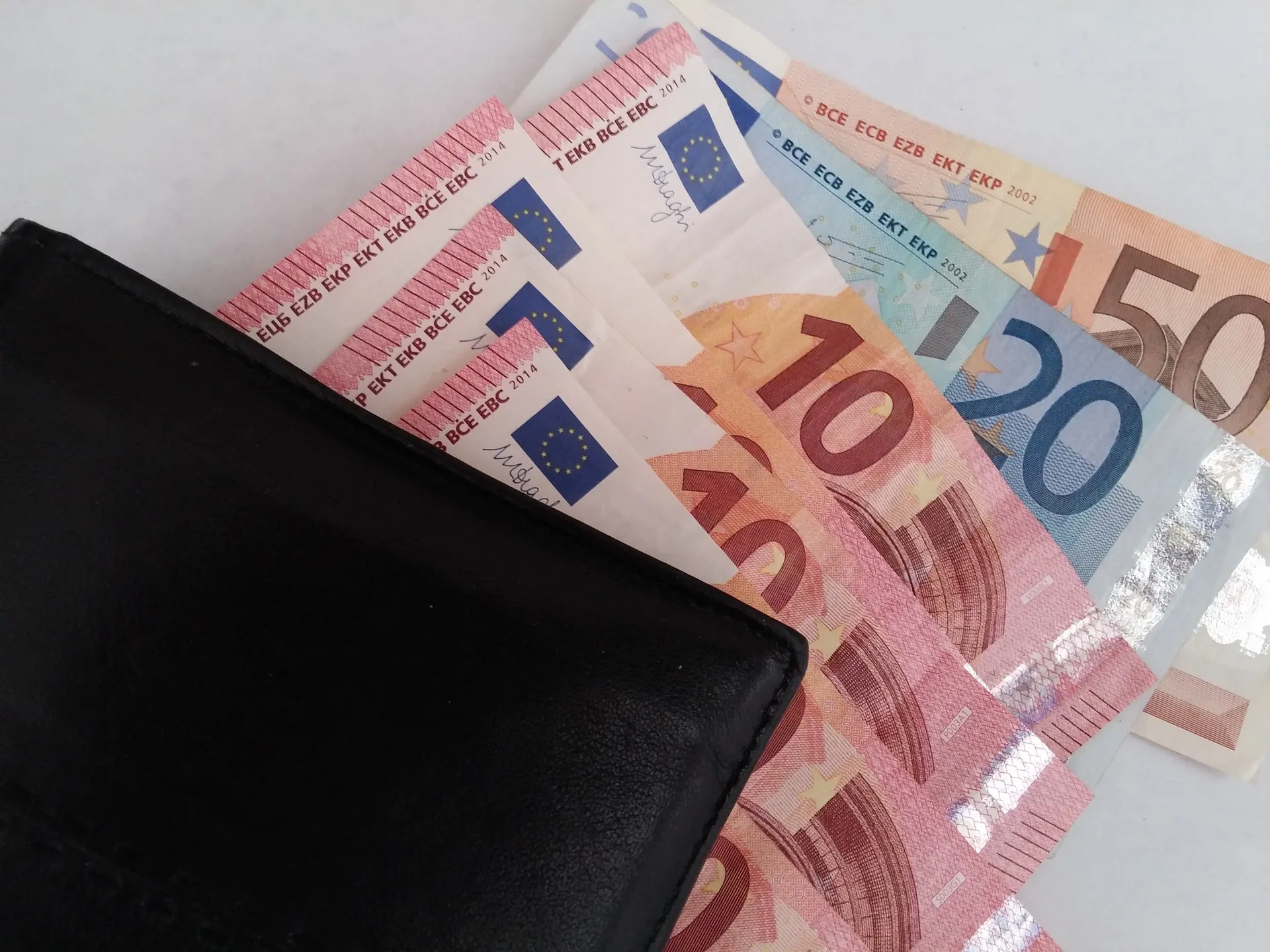 money 1339295 1920