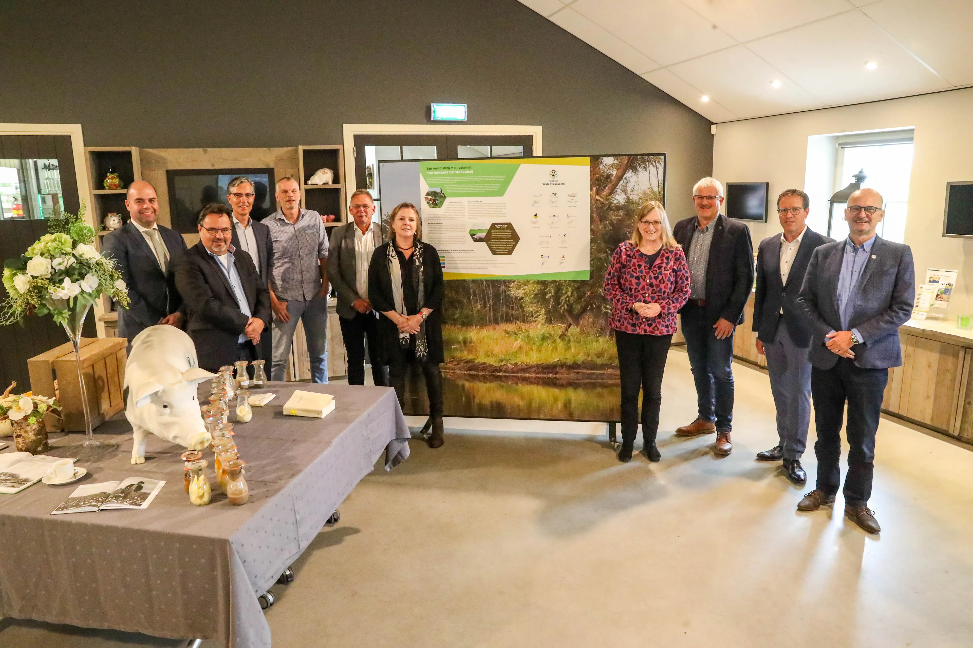 ondertekening pamflet platform vitale veehouderij 12