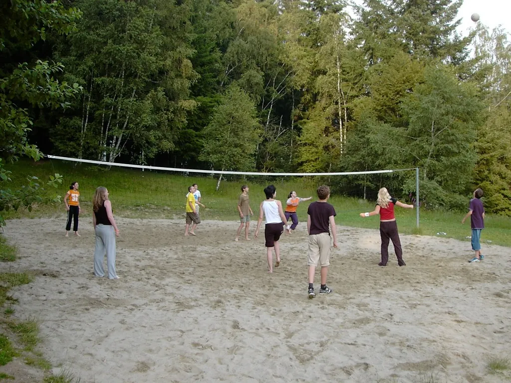sand girl sport play young youth 994481 pxherecom