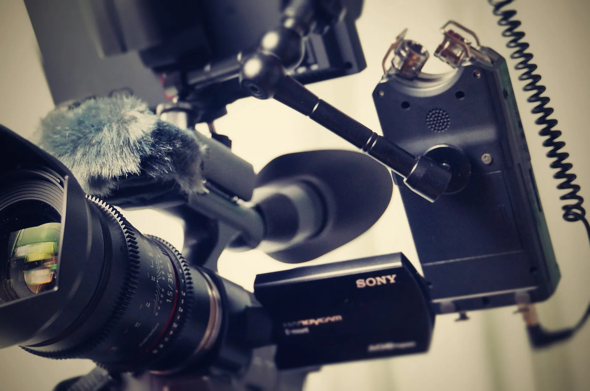 sony 1455040 1920