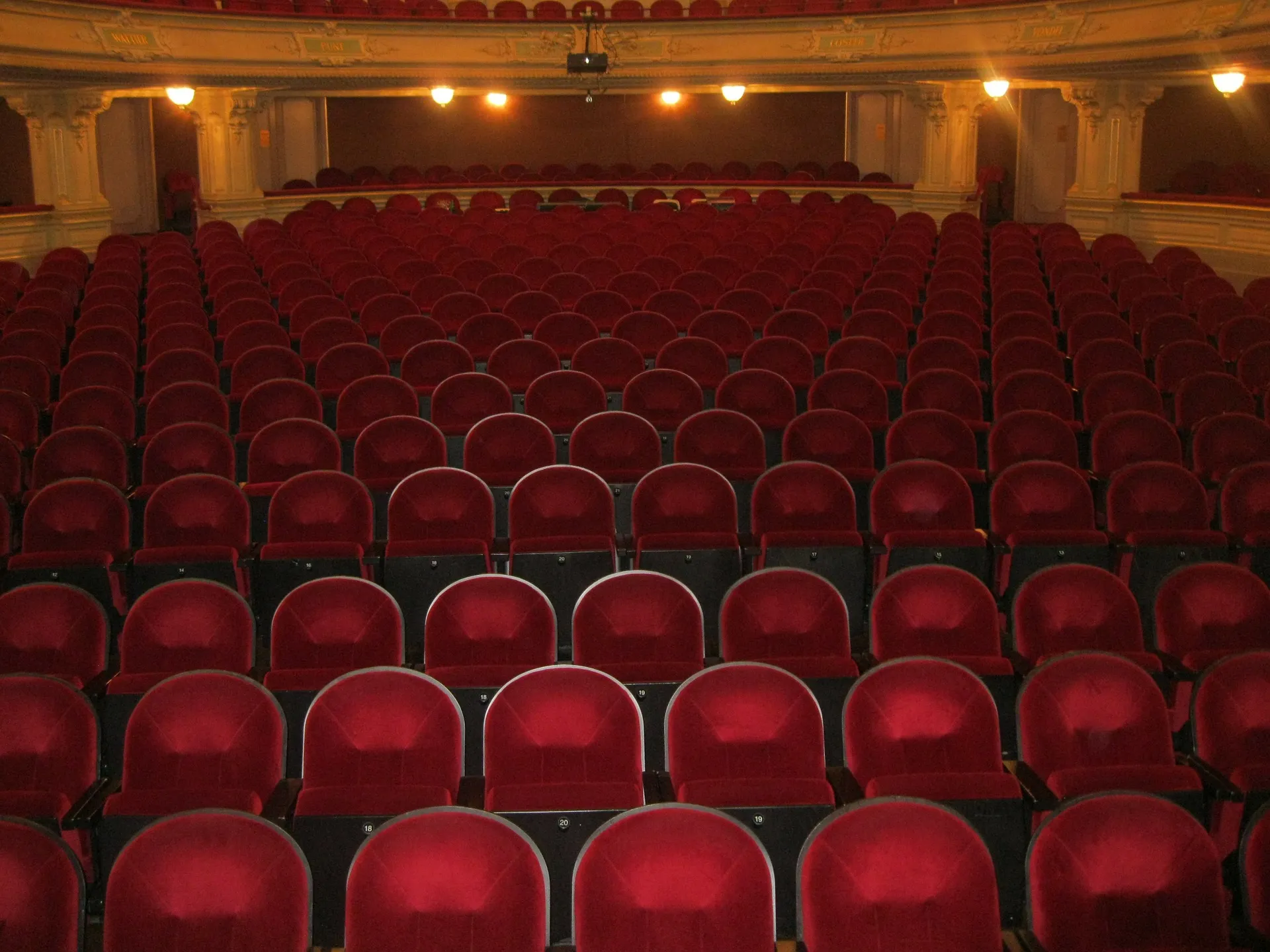 theater 105573 1920