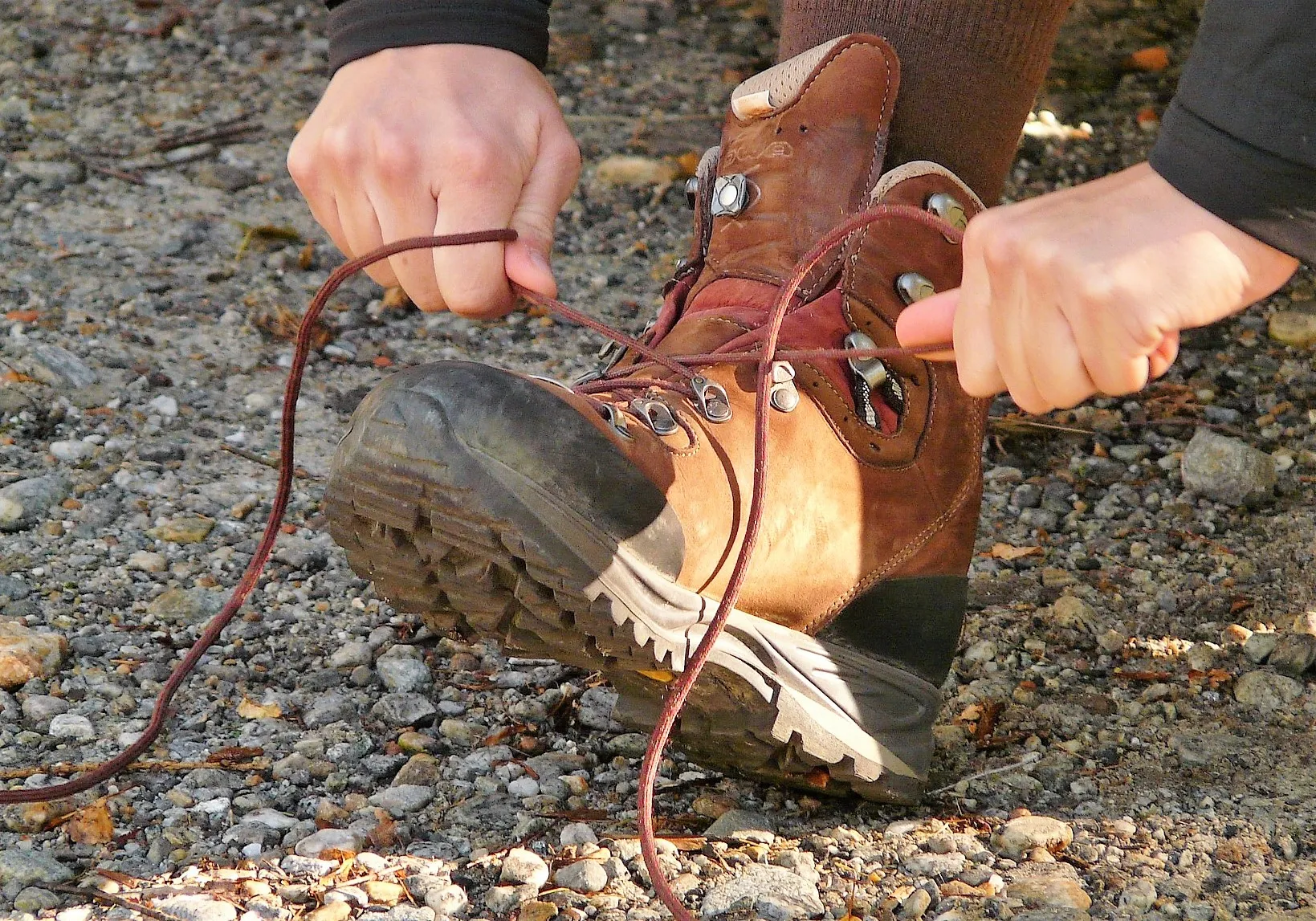 tie shoes 3082 1920