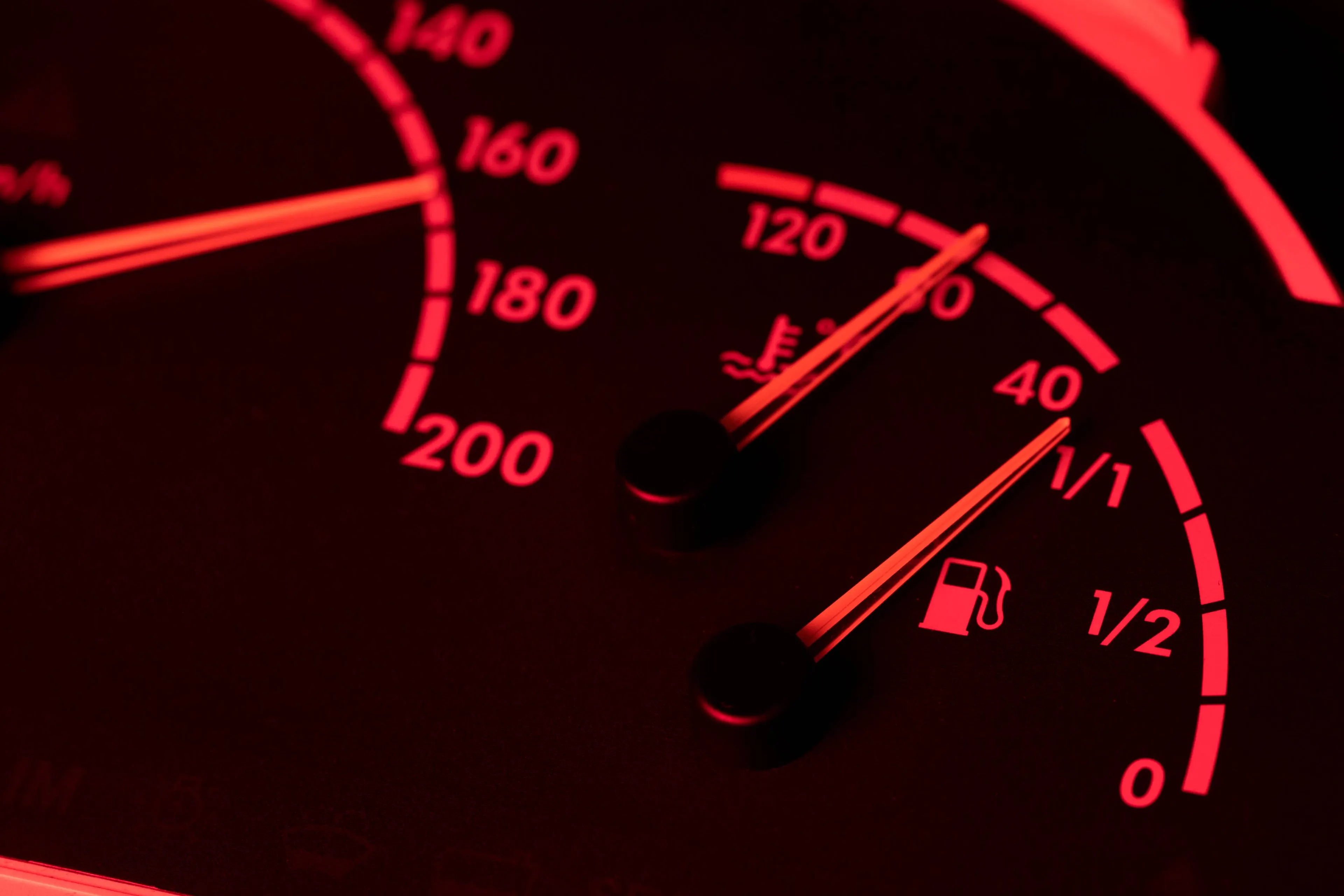 close-up-fuel-level-gauge-vehicle
