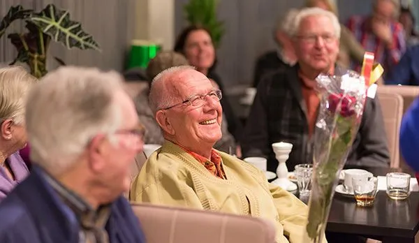 alzheimer cafe bijeenkomst 600x348 1 1