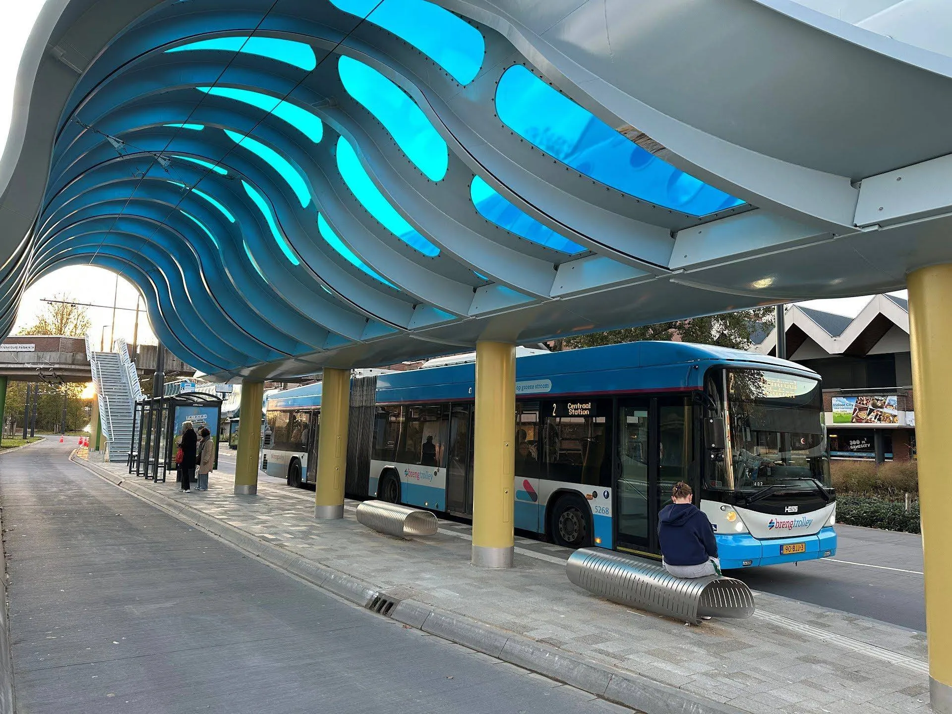 nw. busstation Kronenburg.(192)