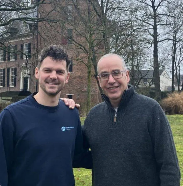 Veilig sporten voor iedereen.Wethouder Aart Slob sprak met sportcoach Thijs Sloot van Sportservice Lingewaard .Gemeente Lingewaard