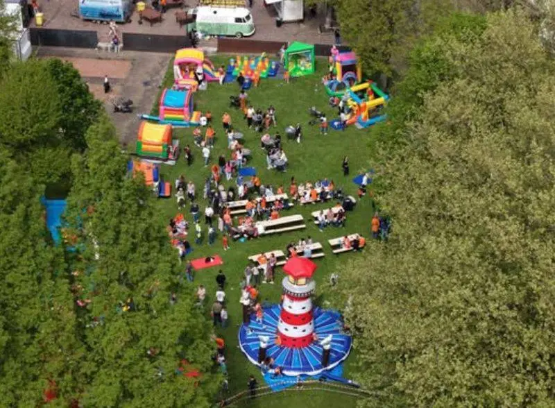 Stormbaan in Ressen op Koningsdag 2026