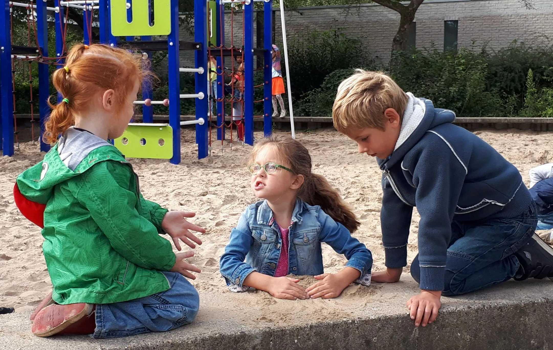 samen bij zandbak