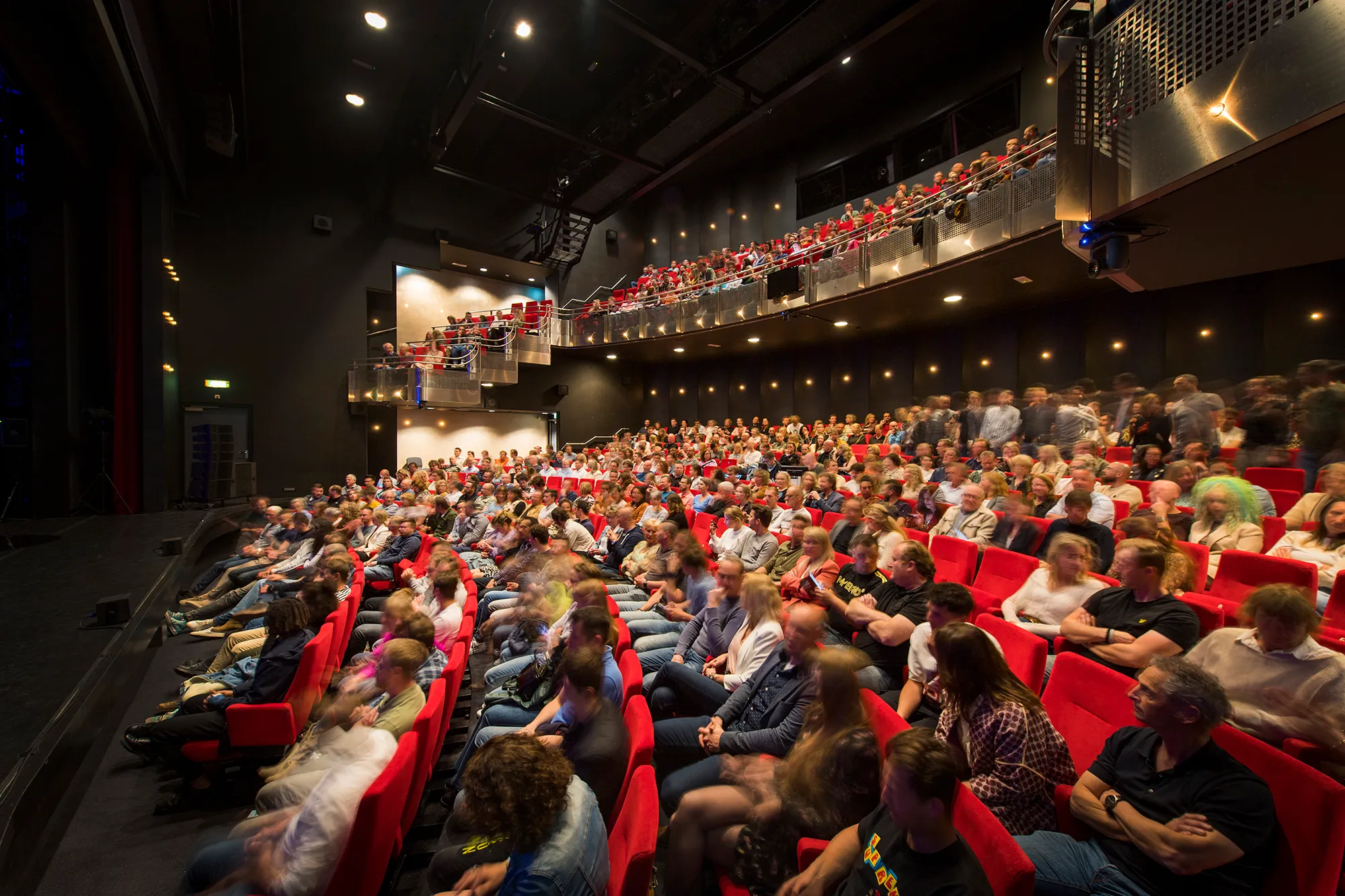 volle zaal theater de leest