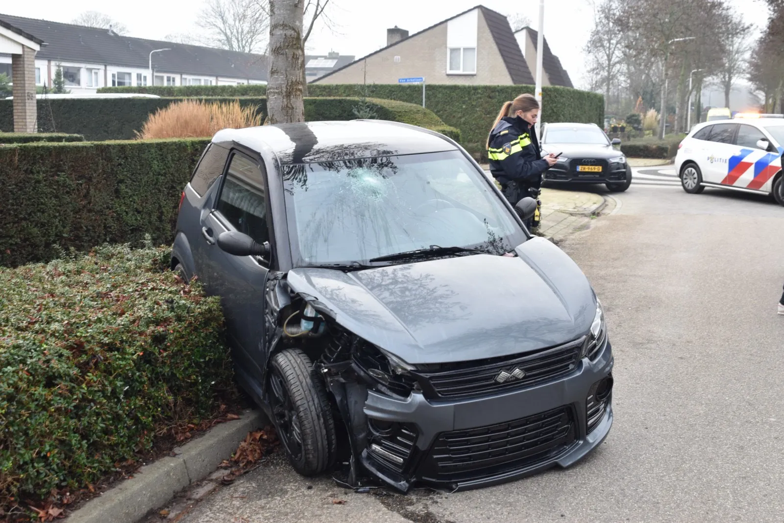 83-jarige gewond bij aanrijding met 45-kilometerauto in Ammerzoden