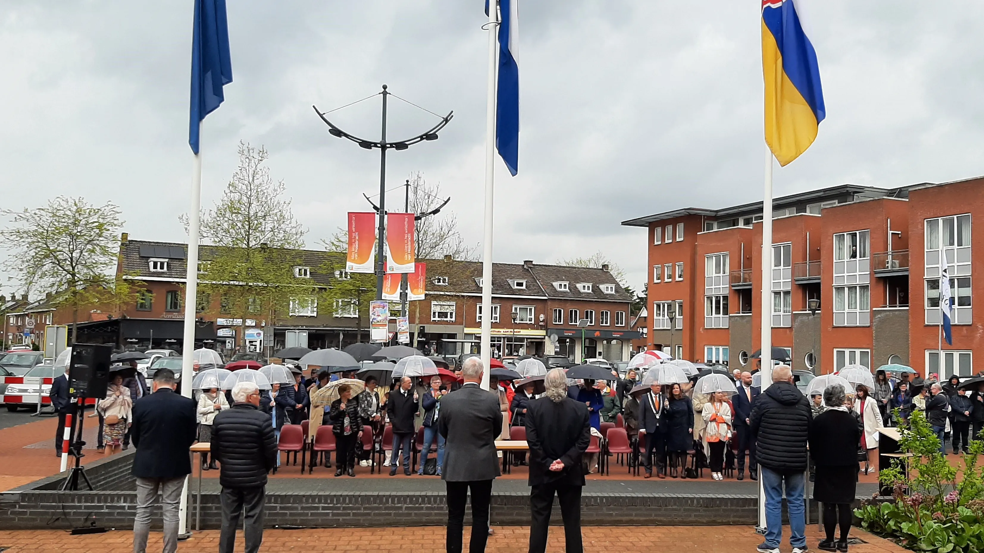 Koningsdag 2024: viering van Oranjefeest in Maasbracht