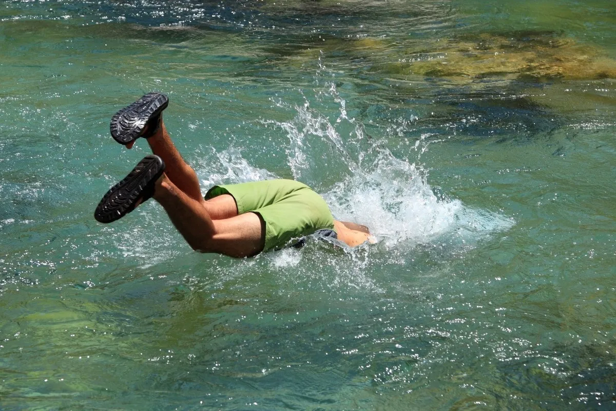 action active activity dive diving fun happiness jump 1260175