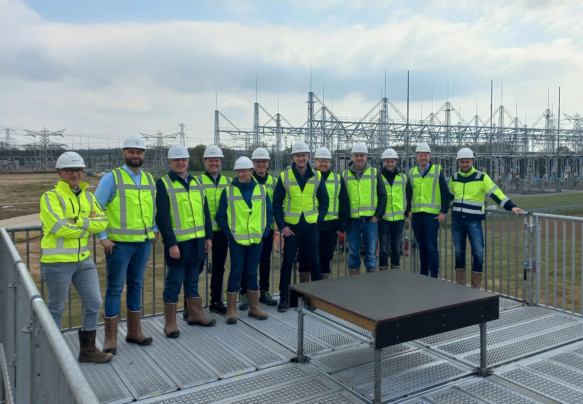 delegatie hoogspanningsstation maasbracht