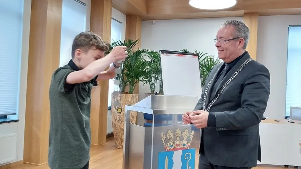 lars boonen legt ambtsketen af als kinderburgemeester 1