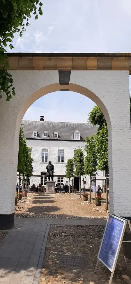 poort bij hofferkeukens
