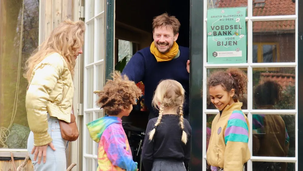 Nationale Zaaidag: Voer de Bij Bij