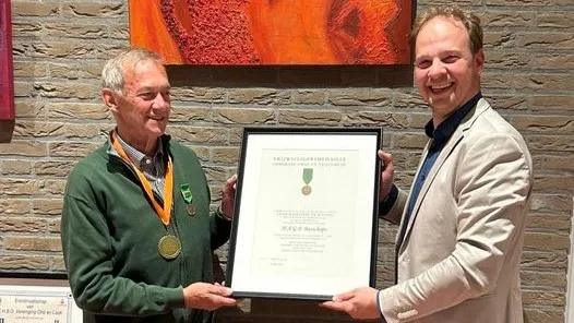 Huub Busschops ontvangt Vrijwilligersmedaille Openbare Orde en Veiligheid