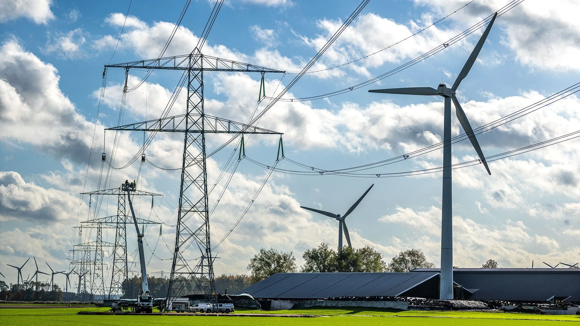 Nieuwe hoogspanningslijn tussen Maasbracht en Eindhoven