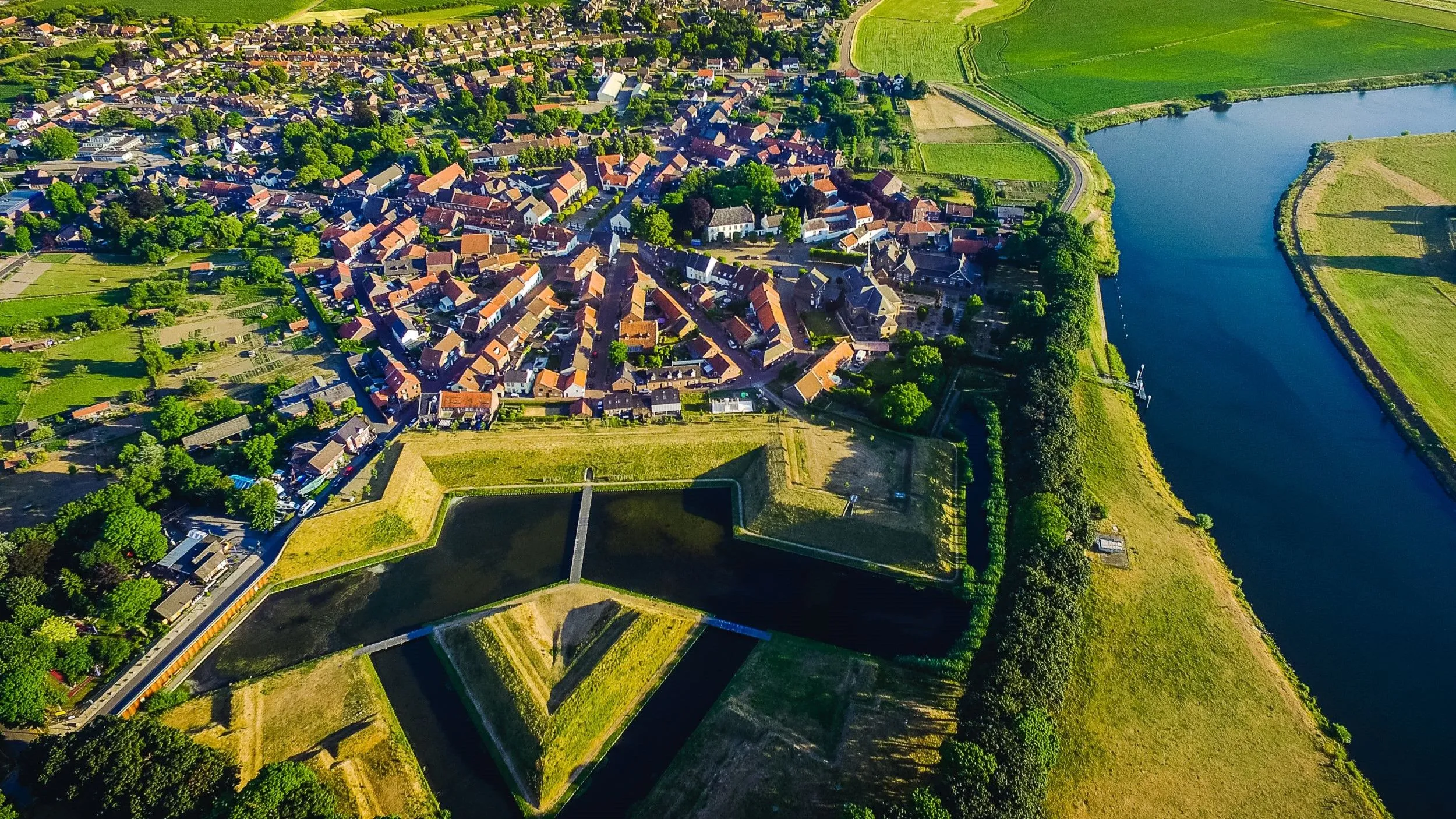 VVV wandeling Stevensweert: Straten naar het verleden