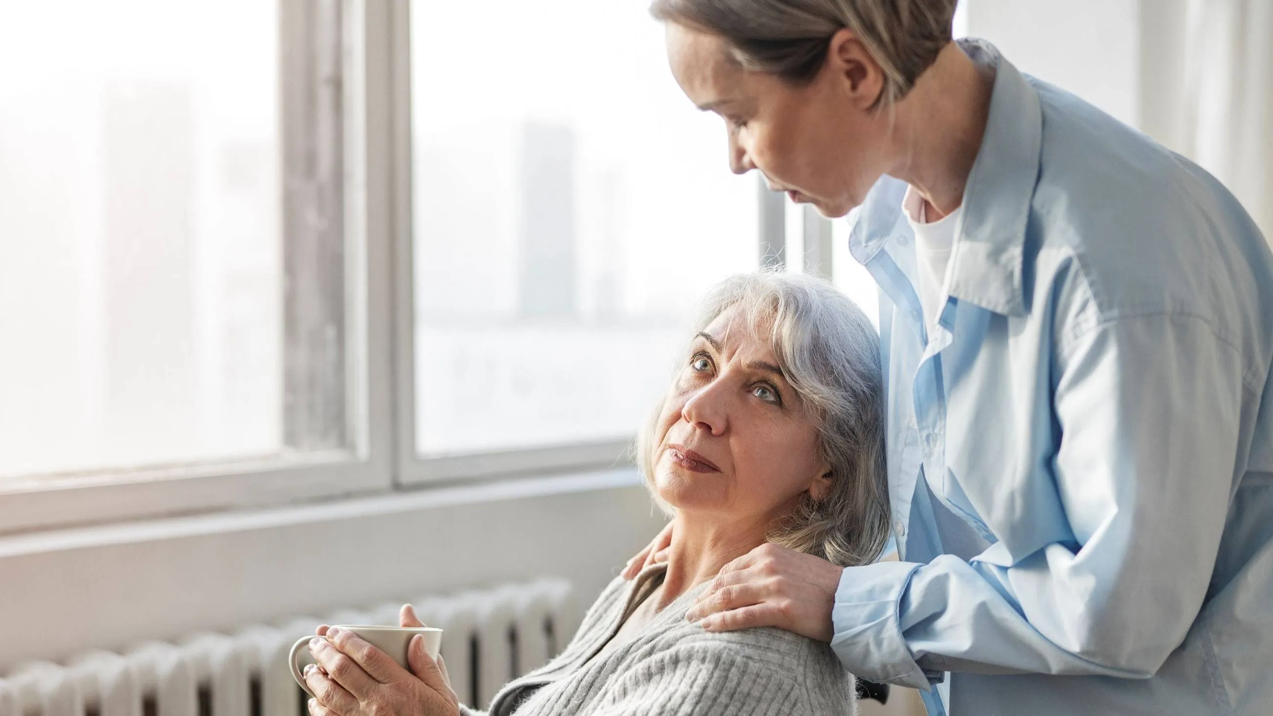 mantelzorg old patient suffering from parkinson freepik 1