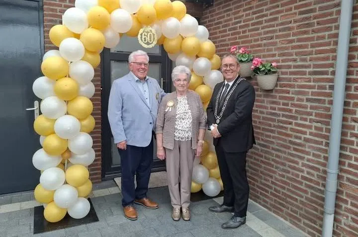 Diamanten echtpaar uit Linne viert 60ste huwelijksdag