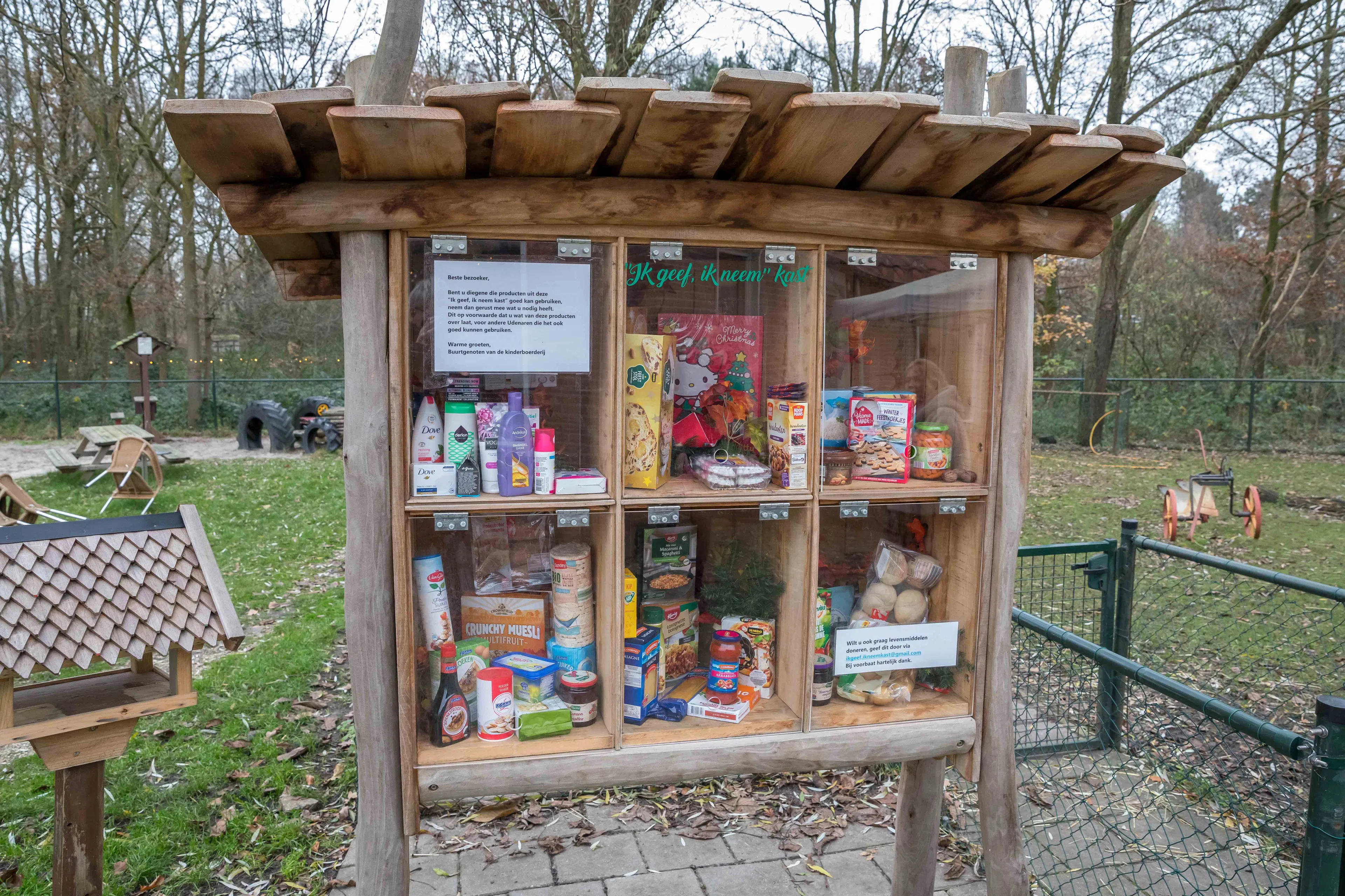 2. 'Ik geef - ik neem kast' voorziet in een behoefte (foto Peter Noy C)