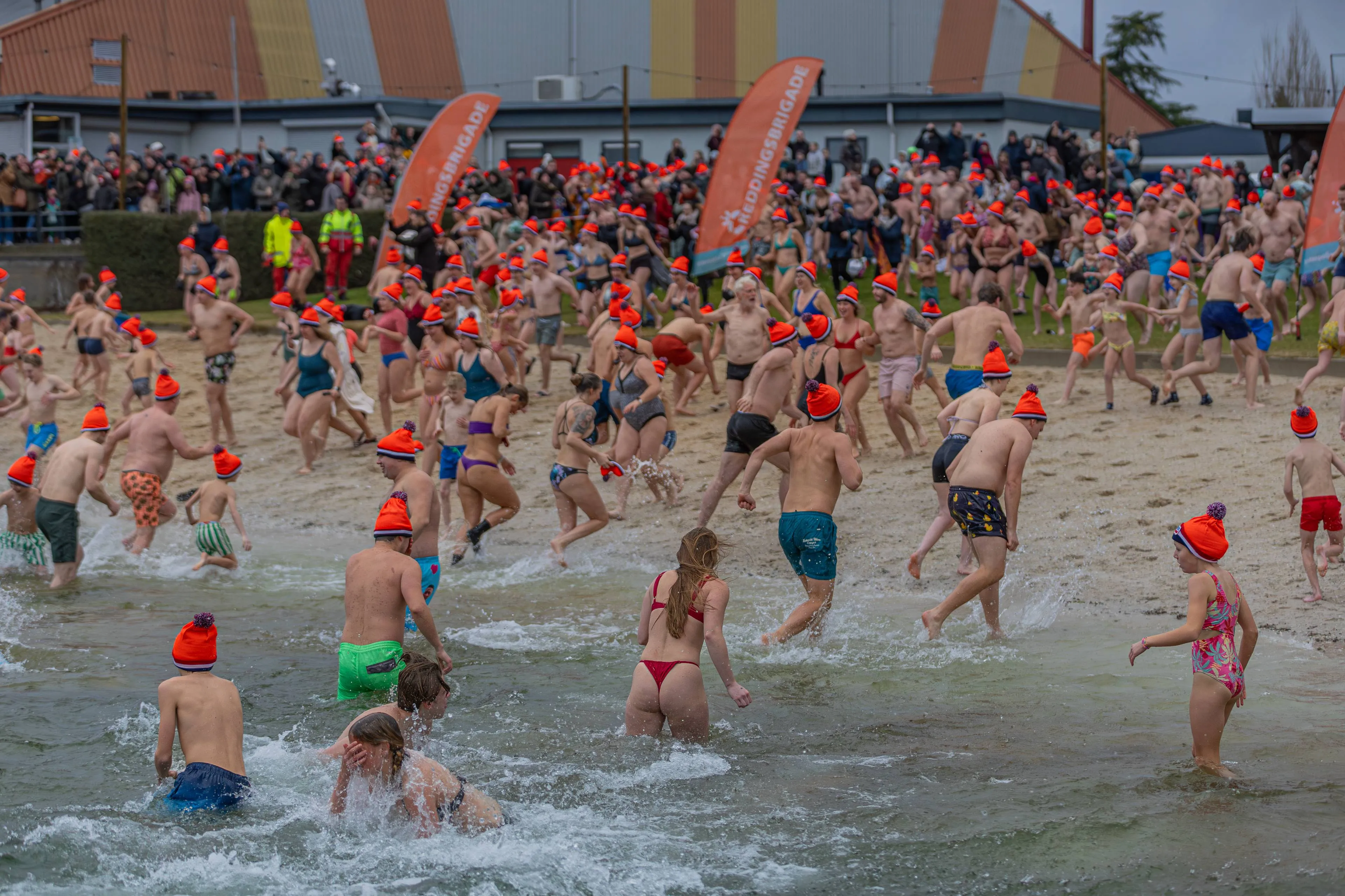 01-01-2026 Nieuwjaarsduik Hemelrijk Volkel-10
