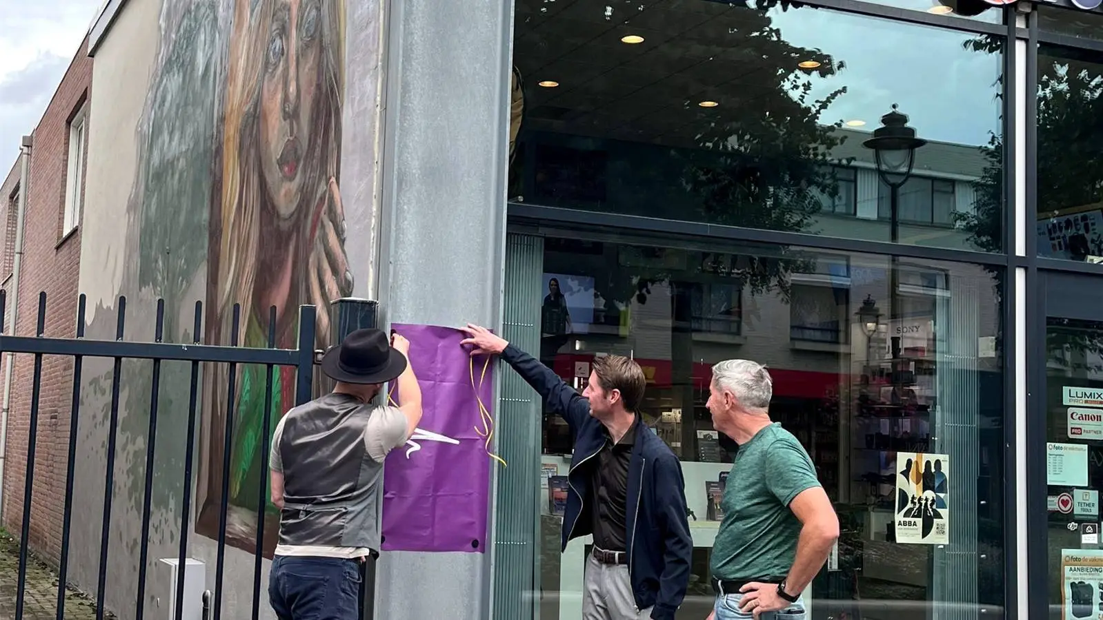 Onthulling_muurschildering 1
