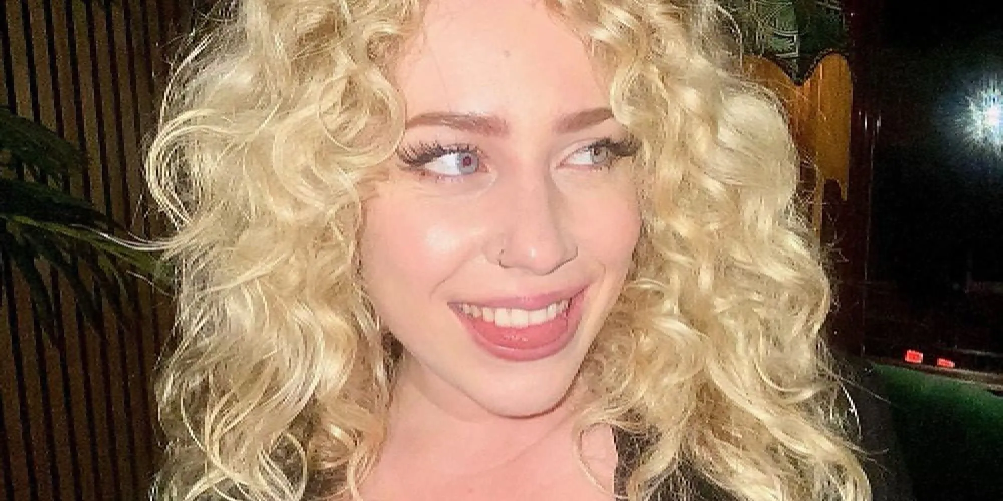 Lisa Vol deelt heerlijke kleedkamerfoto met haar OG3NE-zusjes