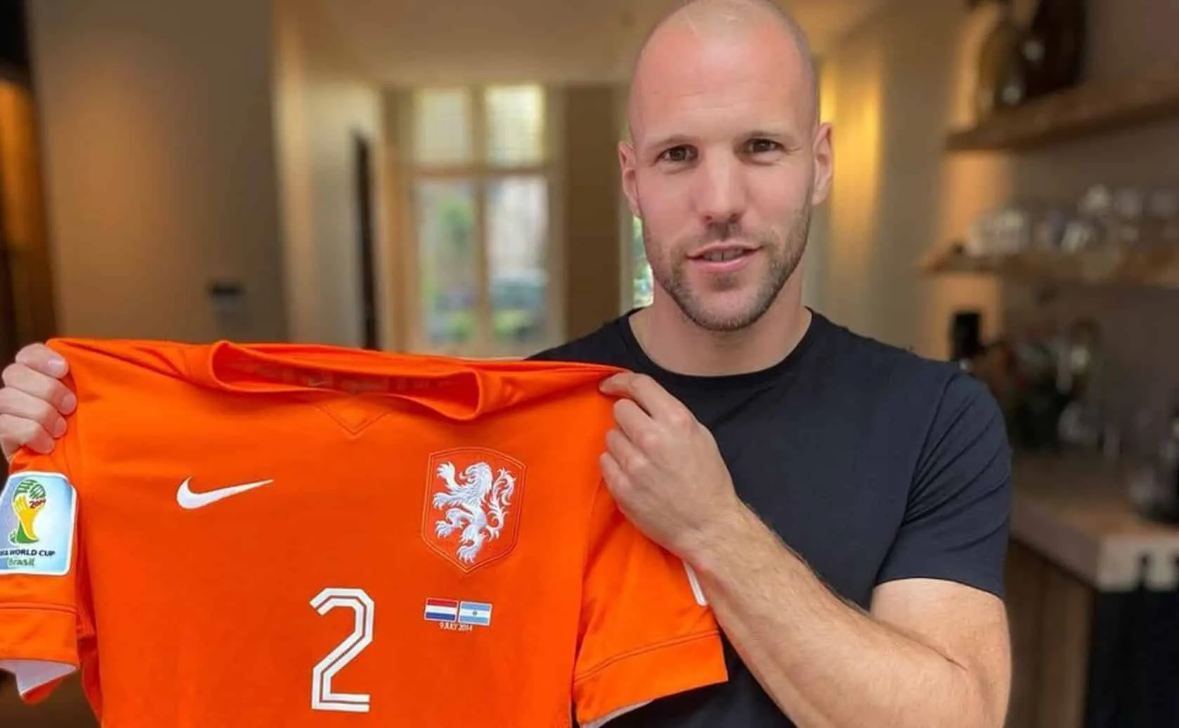ron vlaar stopt voetbal az oranje tackles 2014