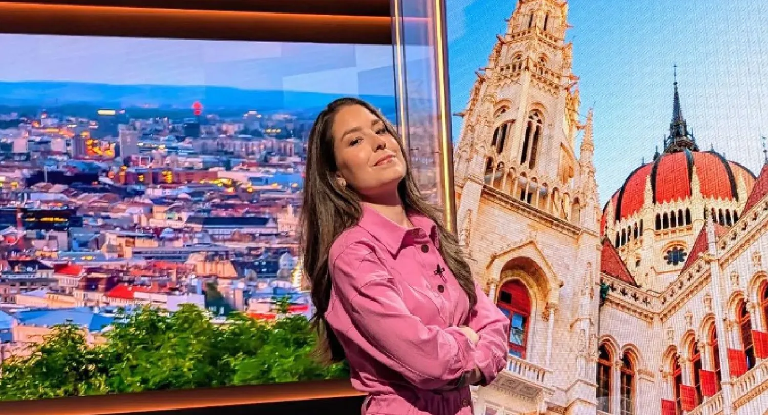 Amber Brantsen neemt alvast voorschot op kampioenschap Max Verstappen met onovertroffen jurkje