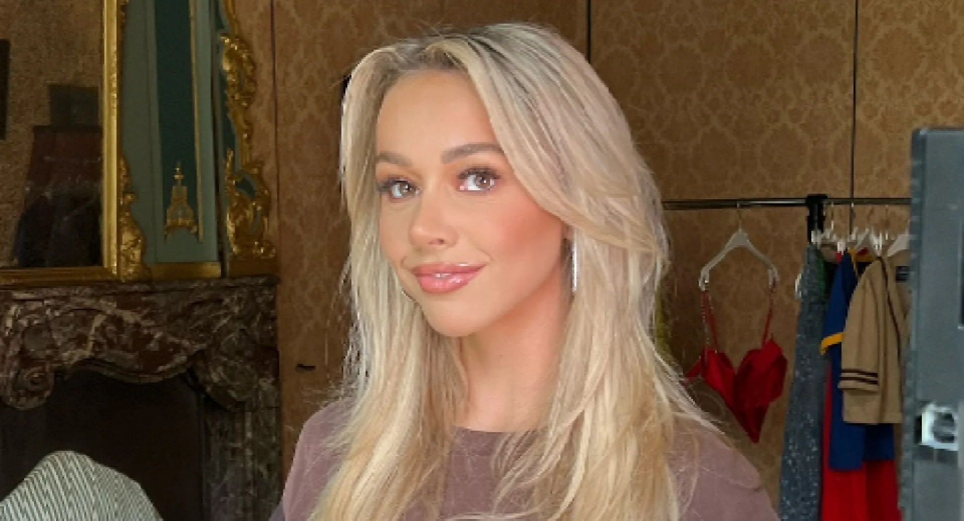 Emma Heesters stopt per direct met optreden; fans hopen dat het goedkomt met bloedmooie zangeres