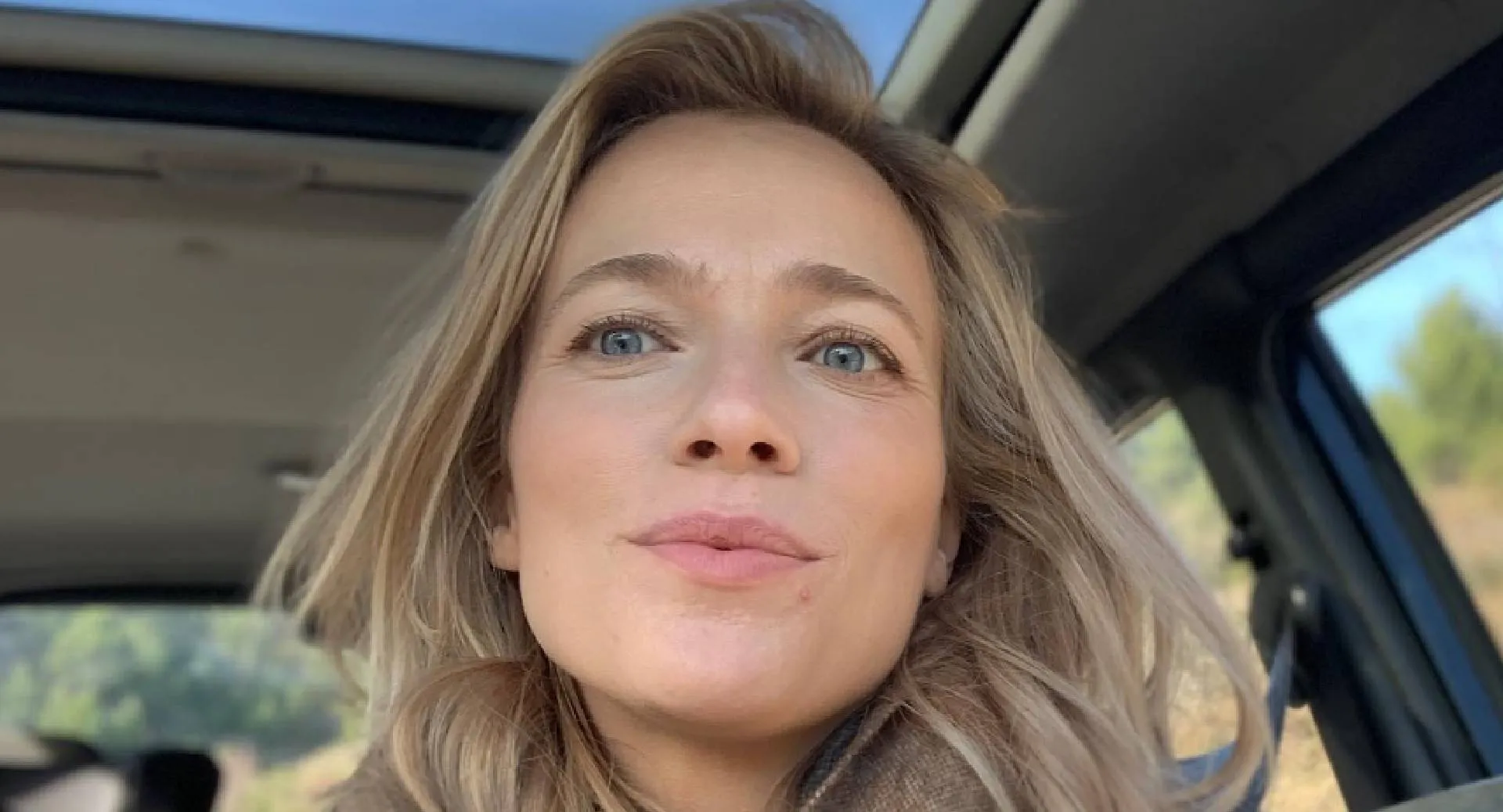 Jennifer Hoffman geeft nog één keer kusje aan haar allergrootste geheim (video)